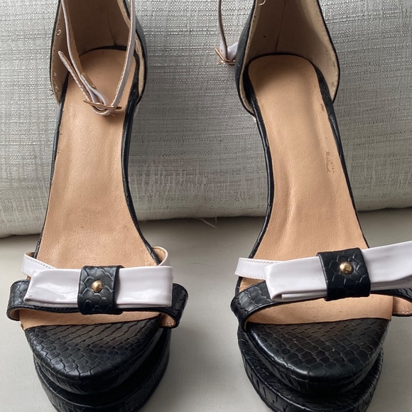 Black and White heels - Picture 2 of 6